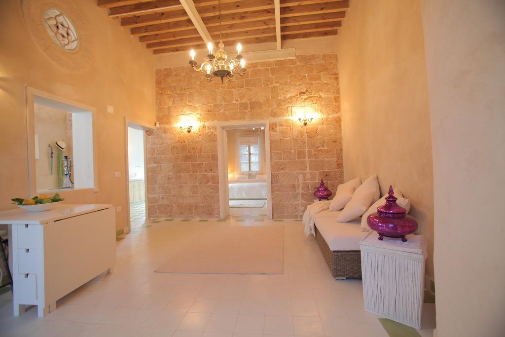 Four Hearts - Acre'S Sea Side Suite Exterior photo