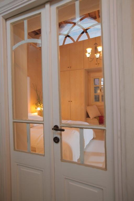 Four Hearts - Acre'S Sea Side Suite Room photo
